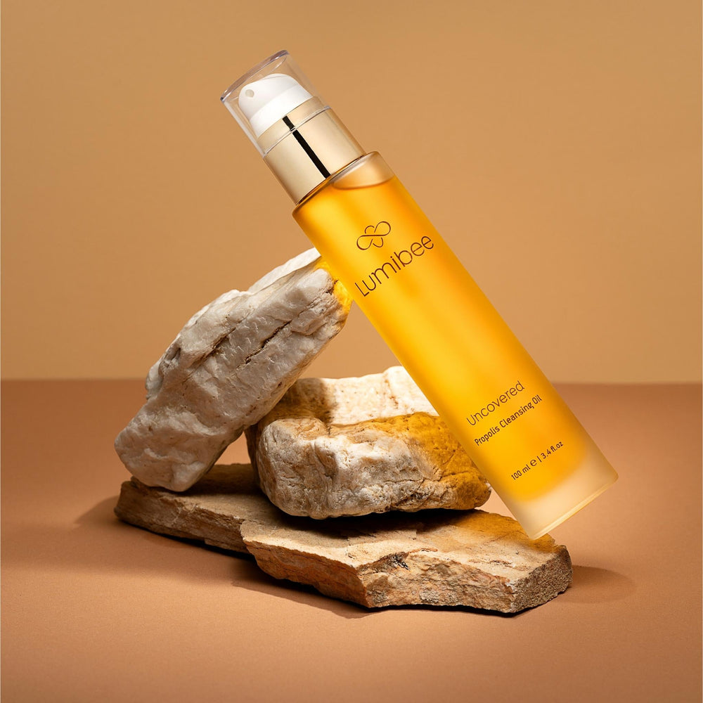 UNCOVERED<br/>Gentle yet ultra efficient makeup removing oil for sensitive and atopic skin
